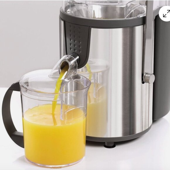 Bella High Power Juice Extractor 1000W Centrifugal Juicer - Black/Silver - Picture 6 of 16